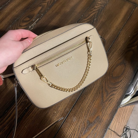 Brand new never used Jet Set Michael Kors cross body. - Picture 4 of 6